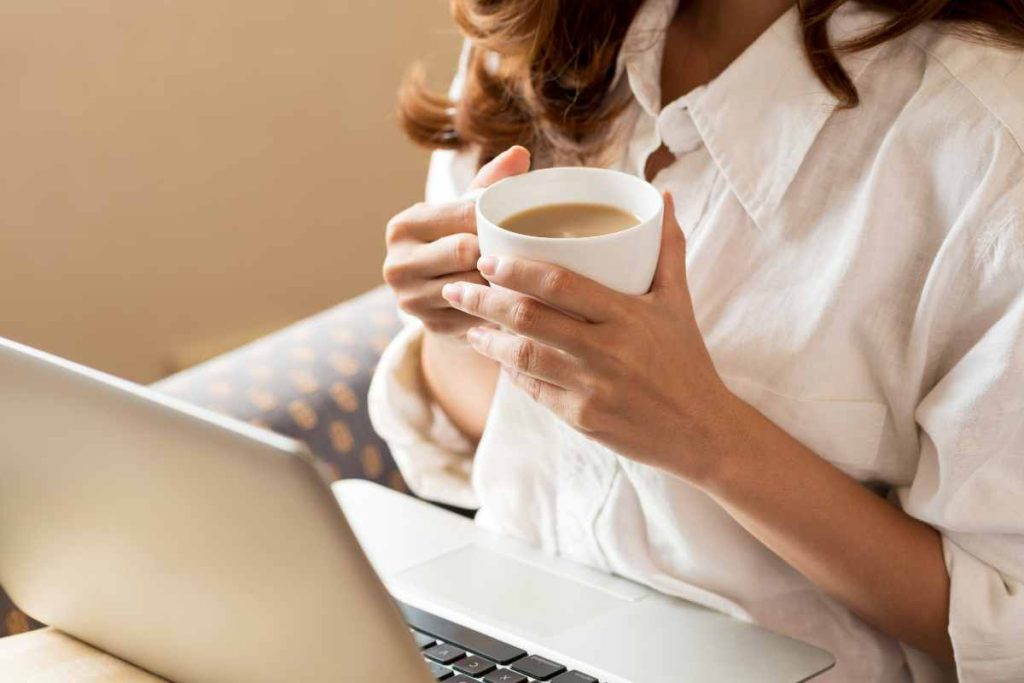 choses à ne pas faire pendant les règles : boire trop de café