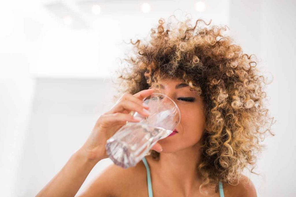 choses à ne pas faire pendant les règles : ne pas s'hydrater